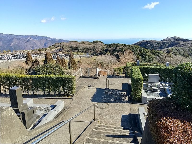 熱海日金山霊園