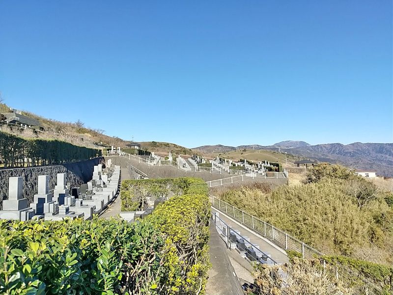 熱海日金山霊園