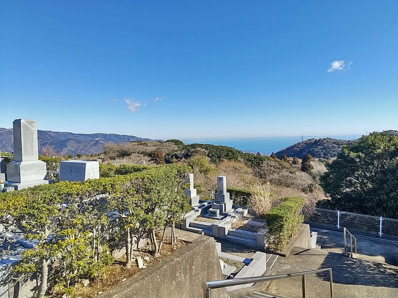 熱海日金山霊園