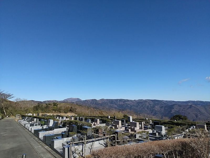 熱海日金山霊園