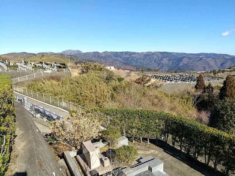 熱海日金山霊園