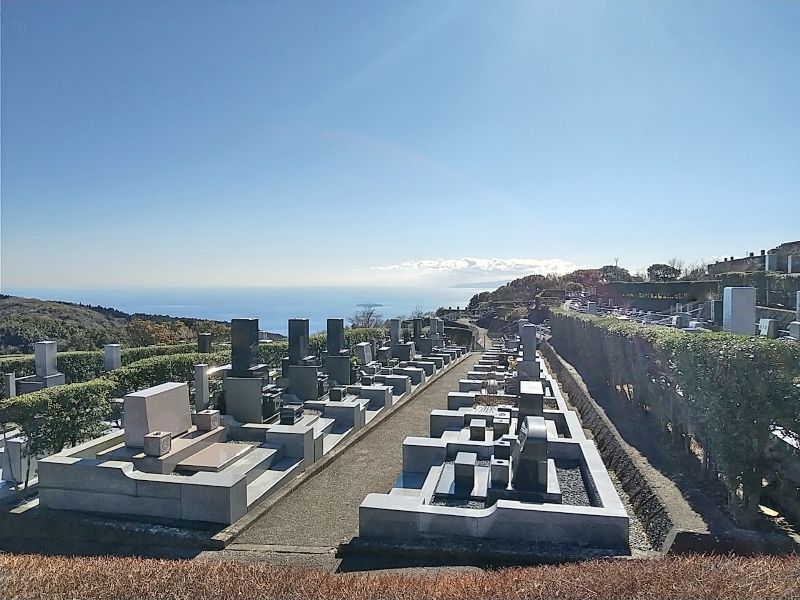 熱海日金山霊園