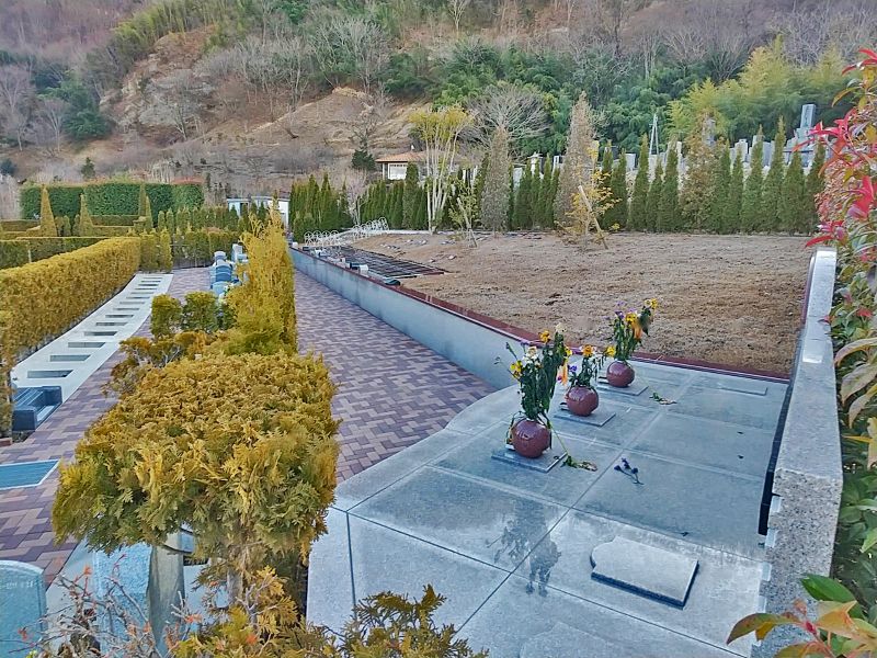 園内には視線を遮るものがないため開放感ある雰囲気が造り出されています