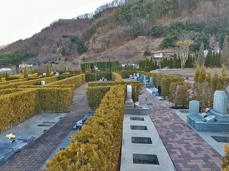 大自然に抱かれた地で、心安らかに眠ることができます