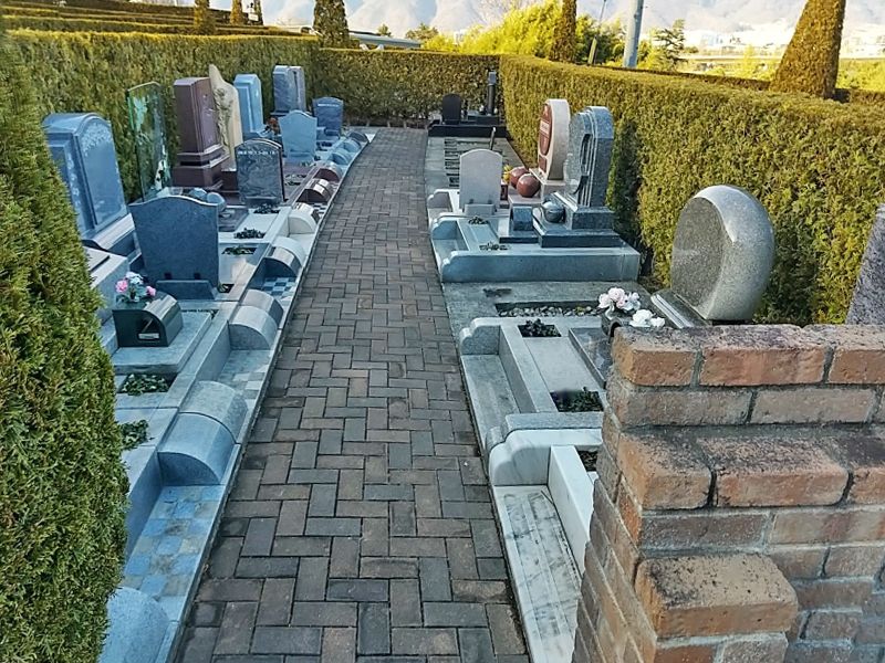 ゆったりとした静かな空間でお参りができます