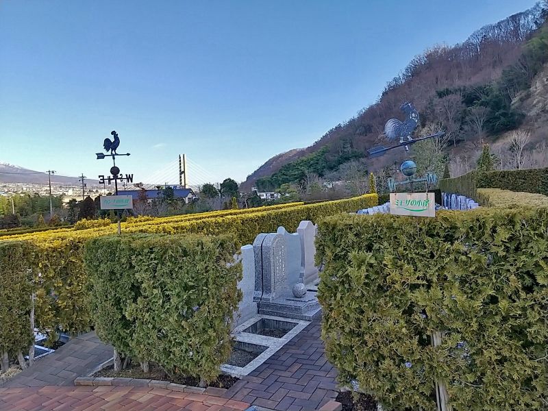 園内には木々が多く配されているため、しっかりとプライベート空間を確保することができます