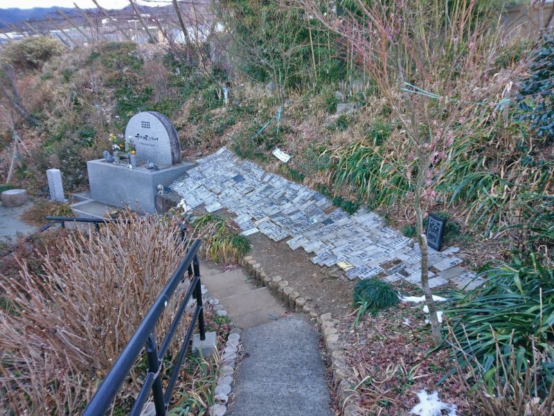 福泉寺永代供養塔「合掌廟」