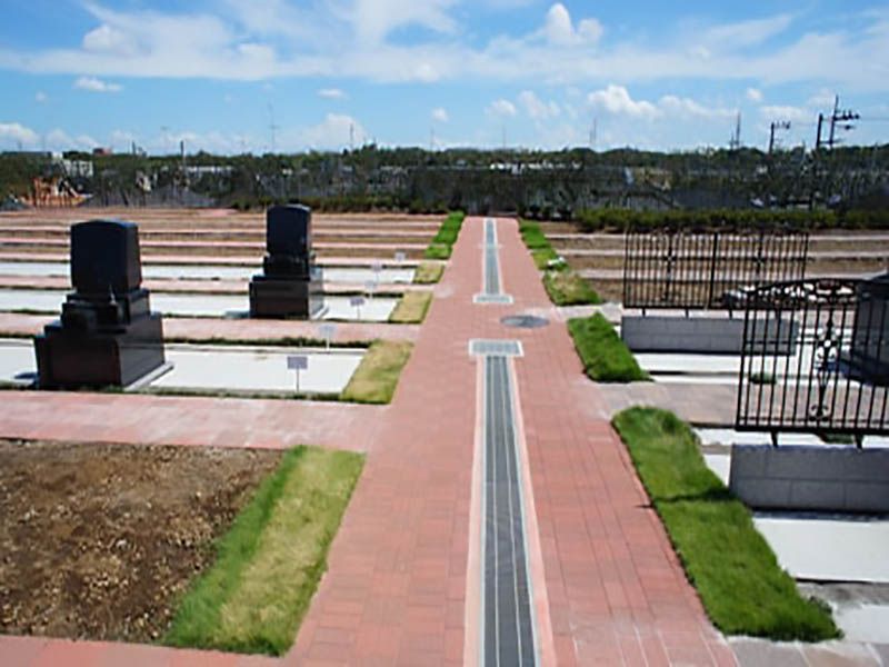 なごみの丘霊園　水はけのよい参道
