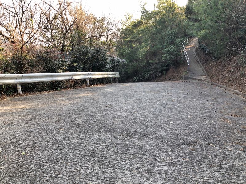 玉野市営 和田天皇田墓地
