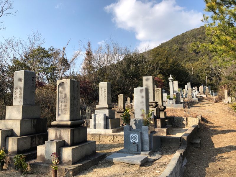 玉野市営 和田天皇田墓地