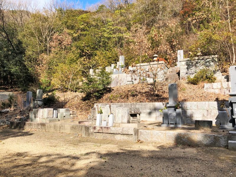 玉野市営 用吉小屋谷墓地