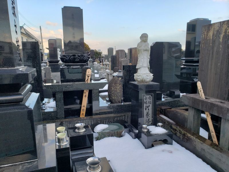 蛇田上中埣墓地