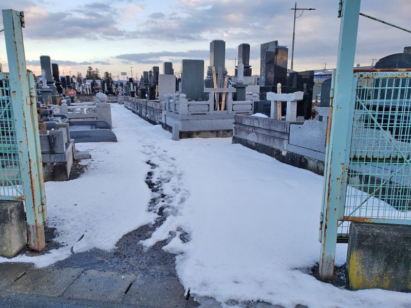 蛇田上中埣墓地