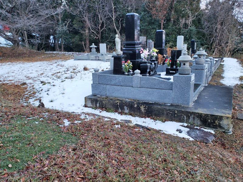 蛇田土和田山墓地