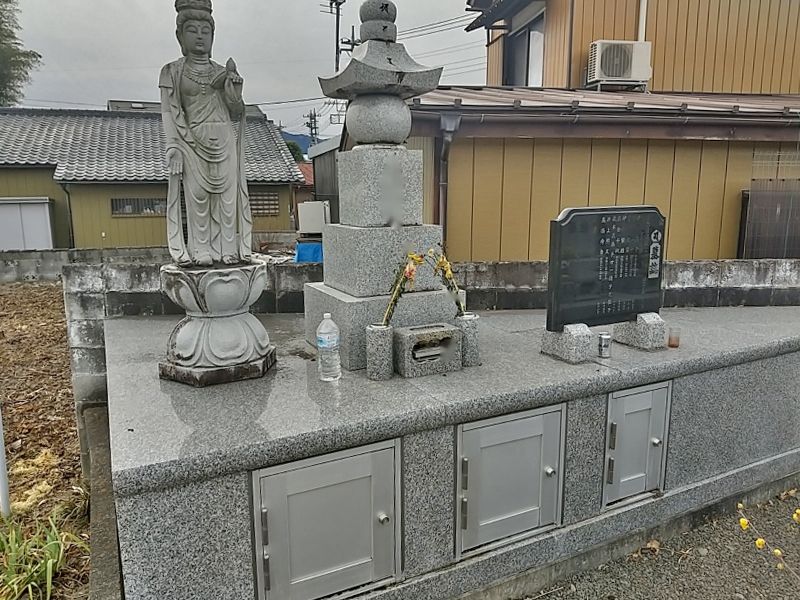 富岡東墓地