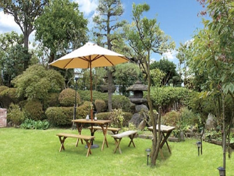 メモリアル庭園桜ヶ丘　緑豊かな休憩所