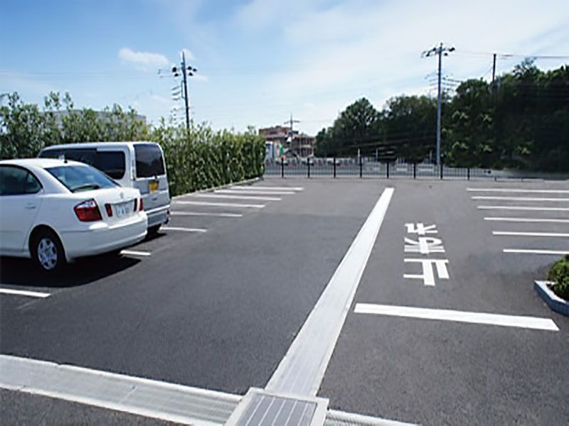 なごみの丘霊園　駐車場も完備