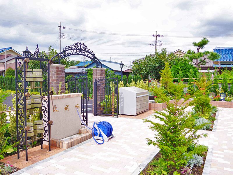 手桶置き場と水場