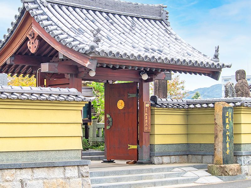 小さな山門