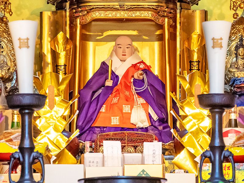 堂内の祖師像