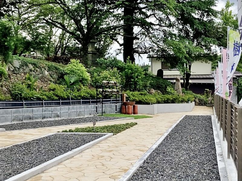 岡部るりやま墓苑