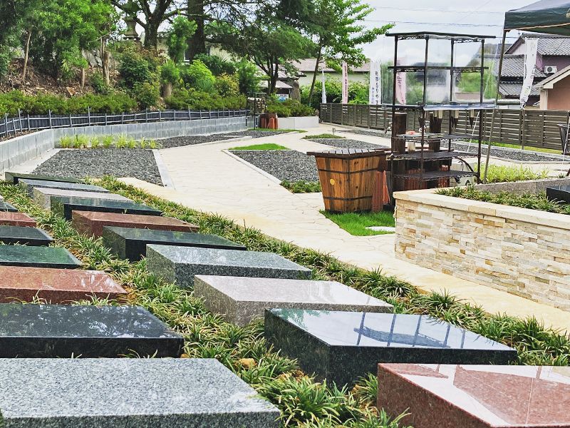 岡部るりやま墓苑