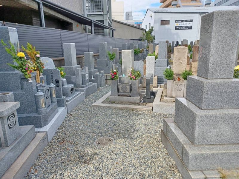 蔵人墓地