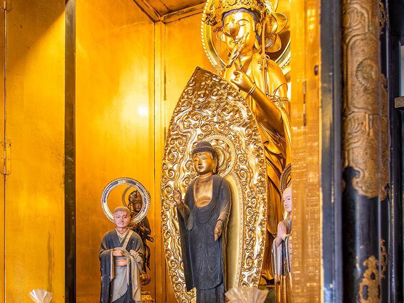 金色の仏像