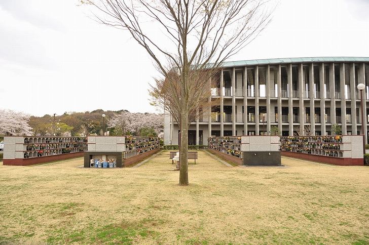 さいたま市営霊園 思い出の里　屋内墓地と屋外墓地