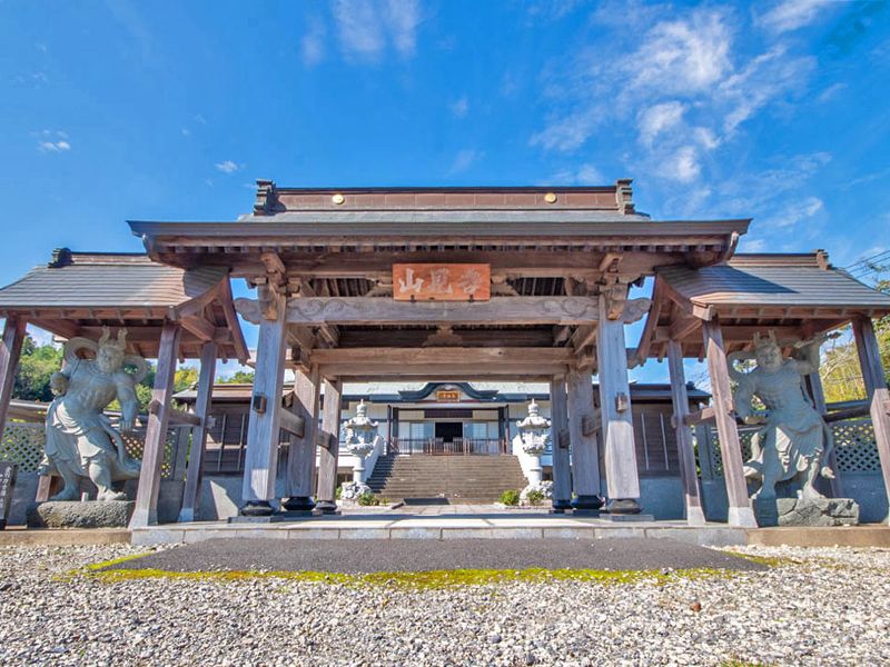 寺院の門