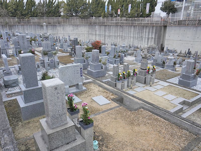 堺市南区岩室霊園