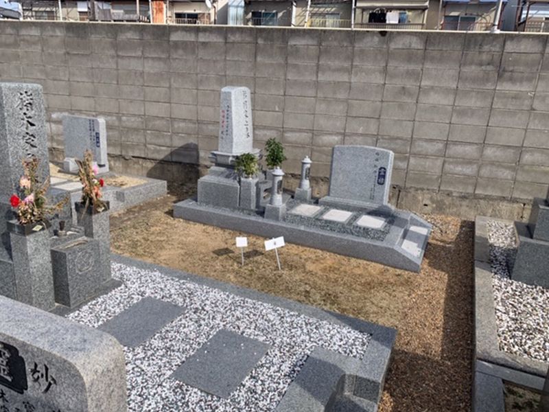 新堂墓地