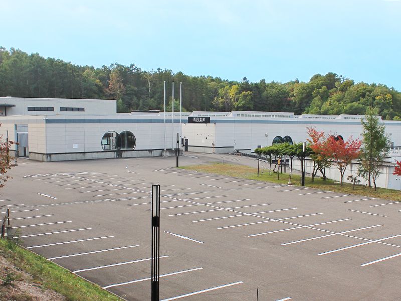 360台収容可能の大駐車場完備