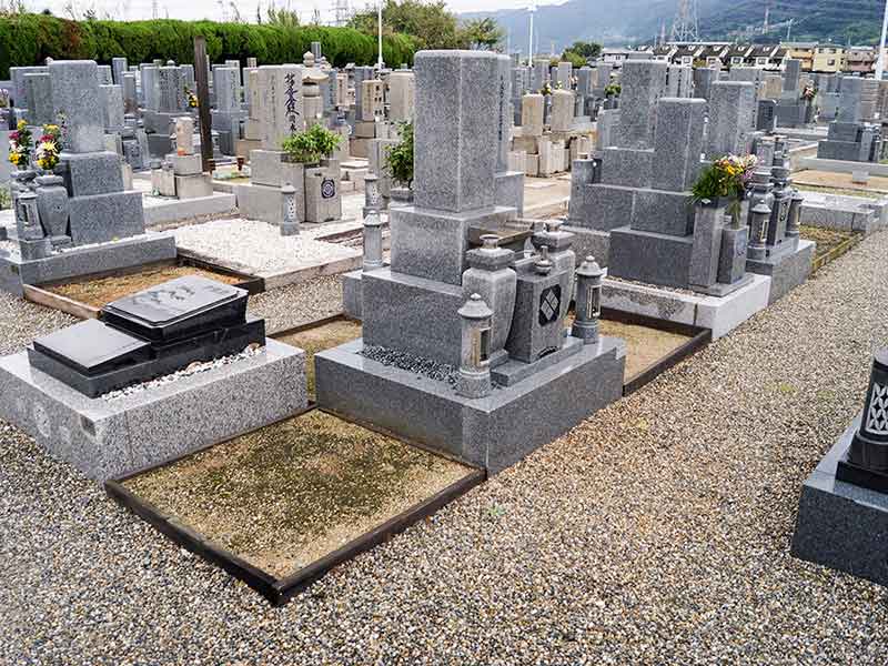 八尾市柏原市火葬場組合 二俣墓地　広々とした墓域