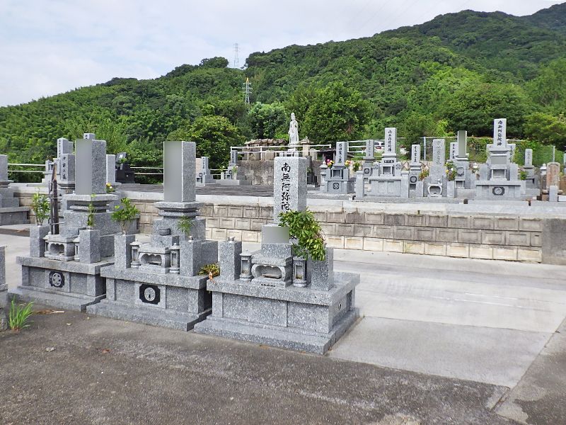 光万寺共同墓地