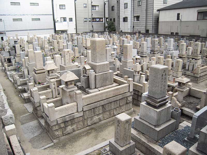 住吉千躰霊園　平坦な参道