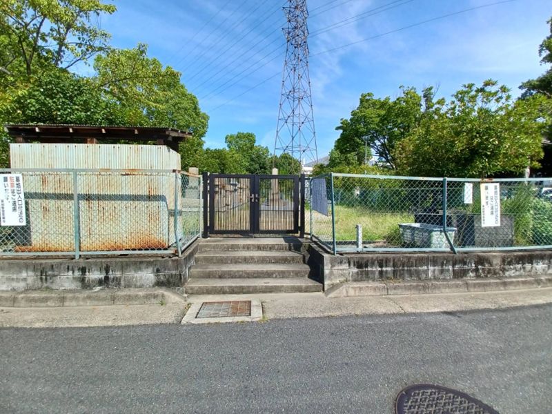 鳥飼野々自治会三組墓地