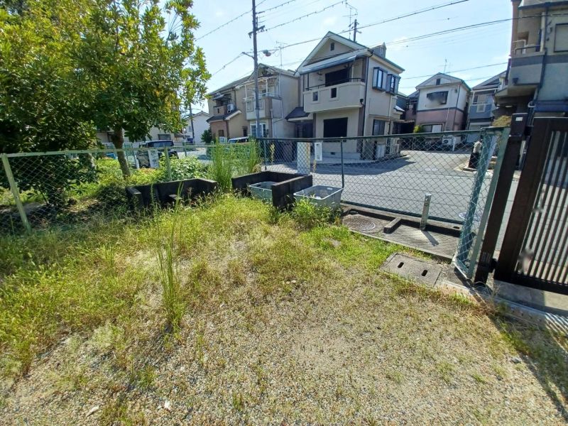鳥飼野々自治会三組墓地