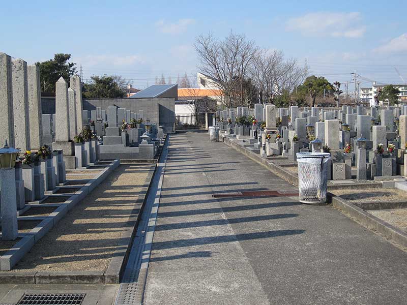 新家・金岡・野尻共同墓地