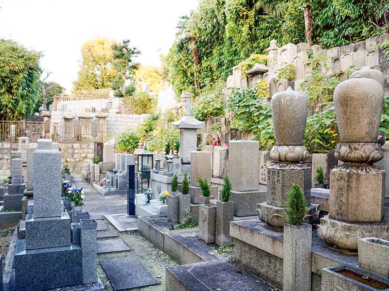 善龍寺墓地（史跡口縄坂）