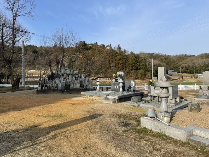 川東墓地