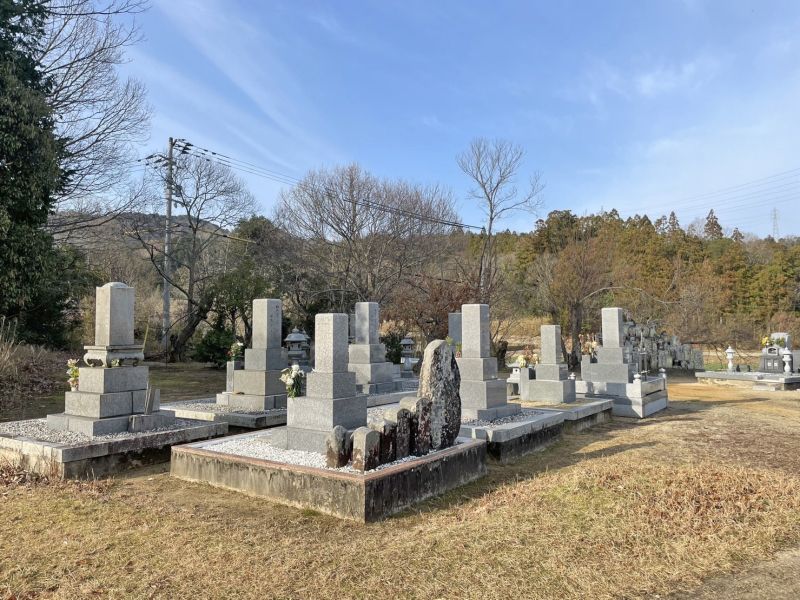 川東墓地
