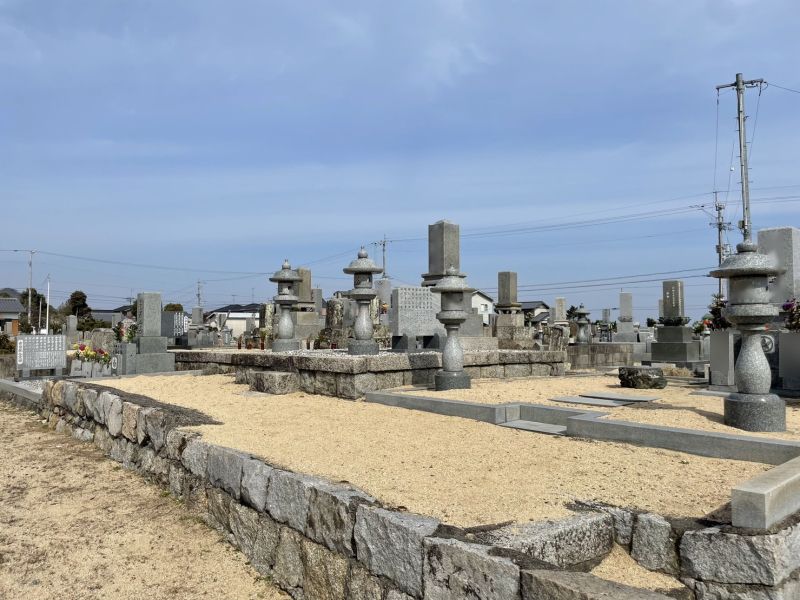 横内墓地