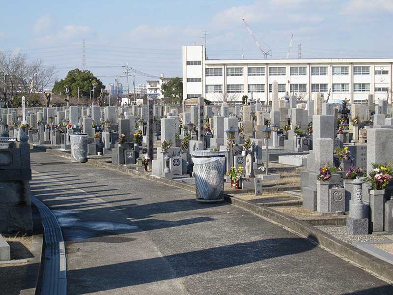 新家・金岡・野尻共同墓地