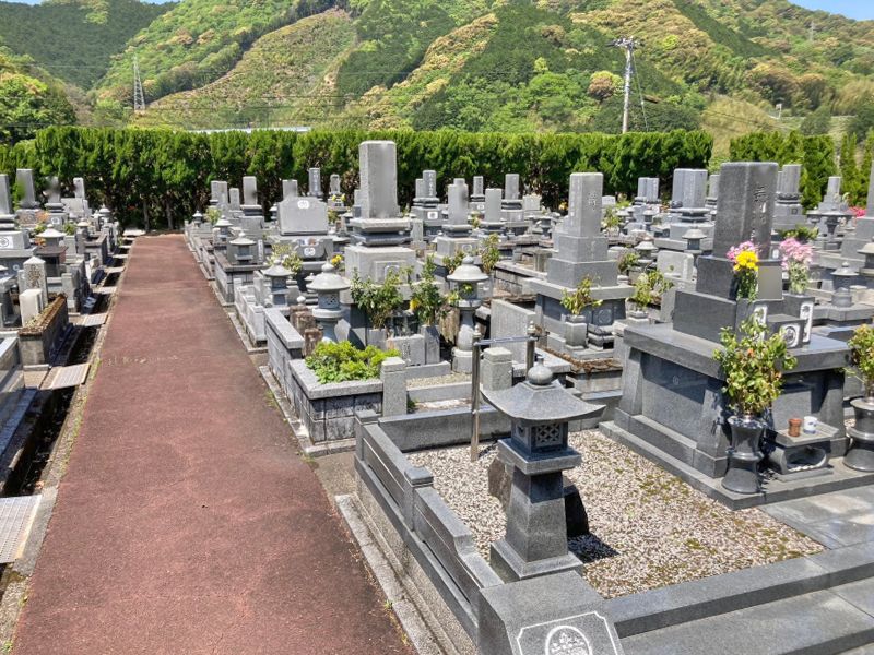 宿毛市立墓地公園