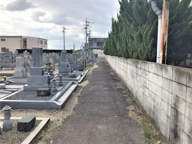 六条共同墓地