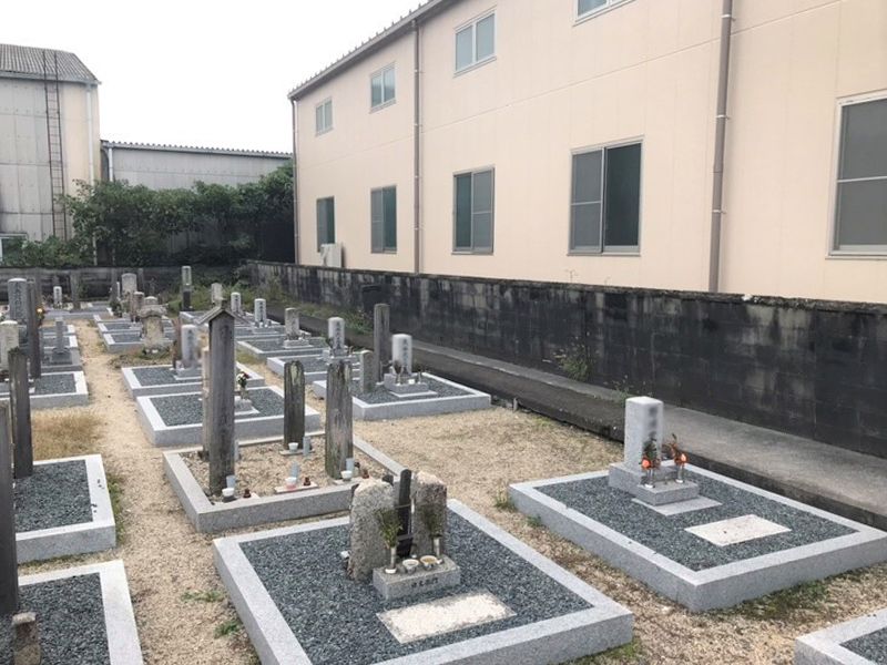 六条共同墓地