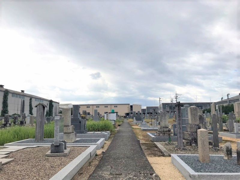 六条共同墓地