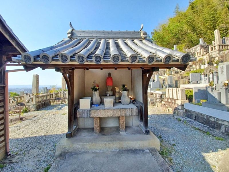 横小路墓地