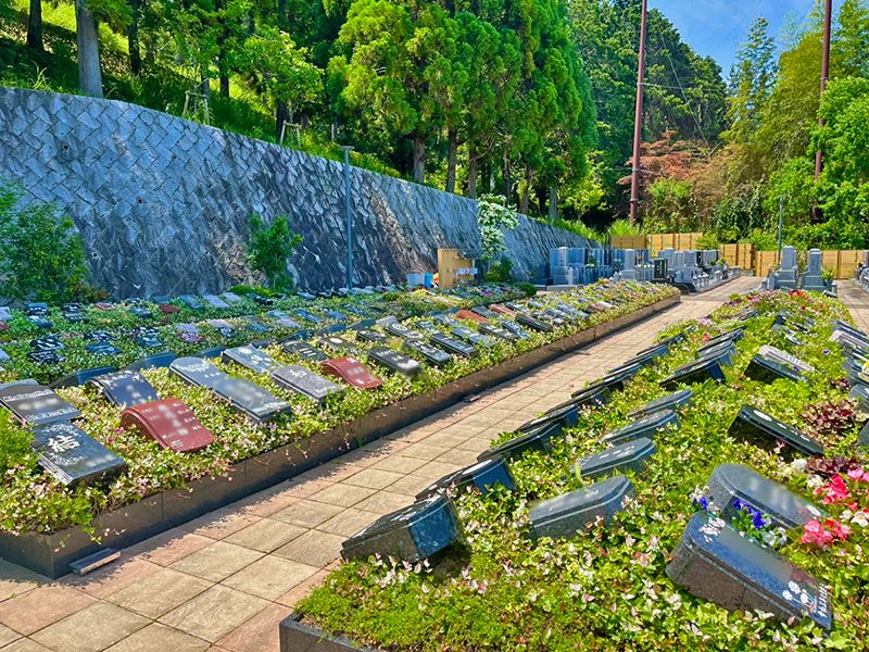霊源皇寺墓苑